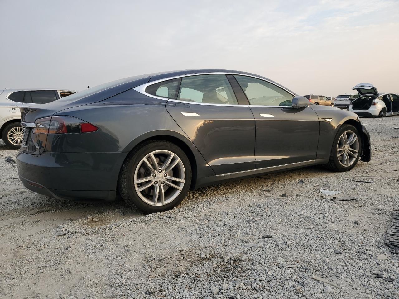 TESLA MODEL S