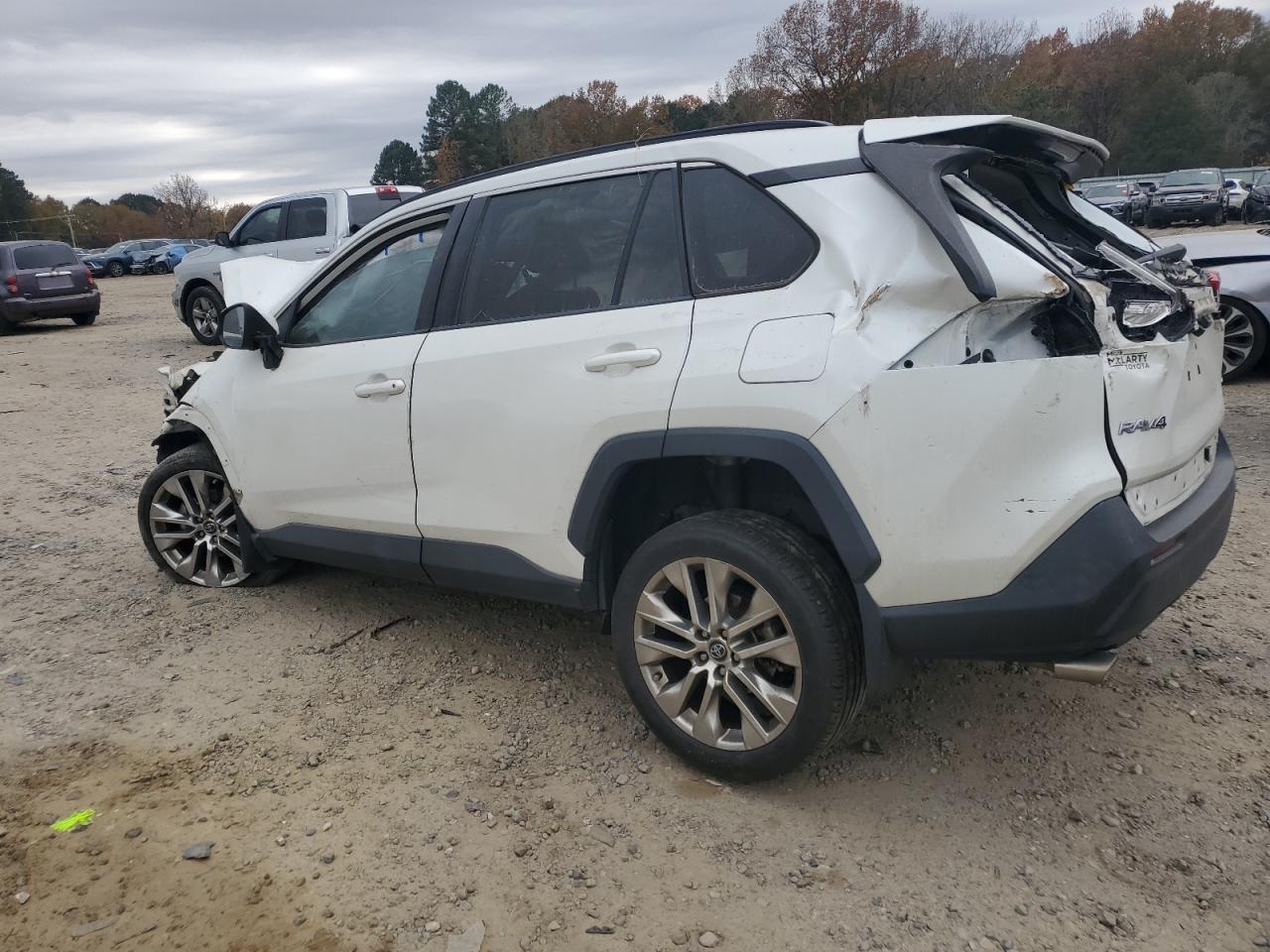 TOYOTA RAV4 XLE PREMIUM