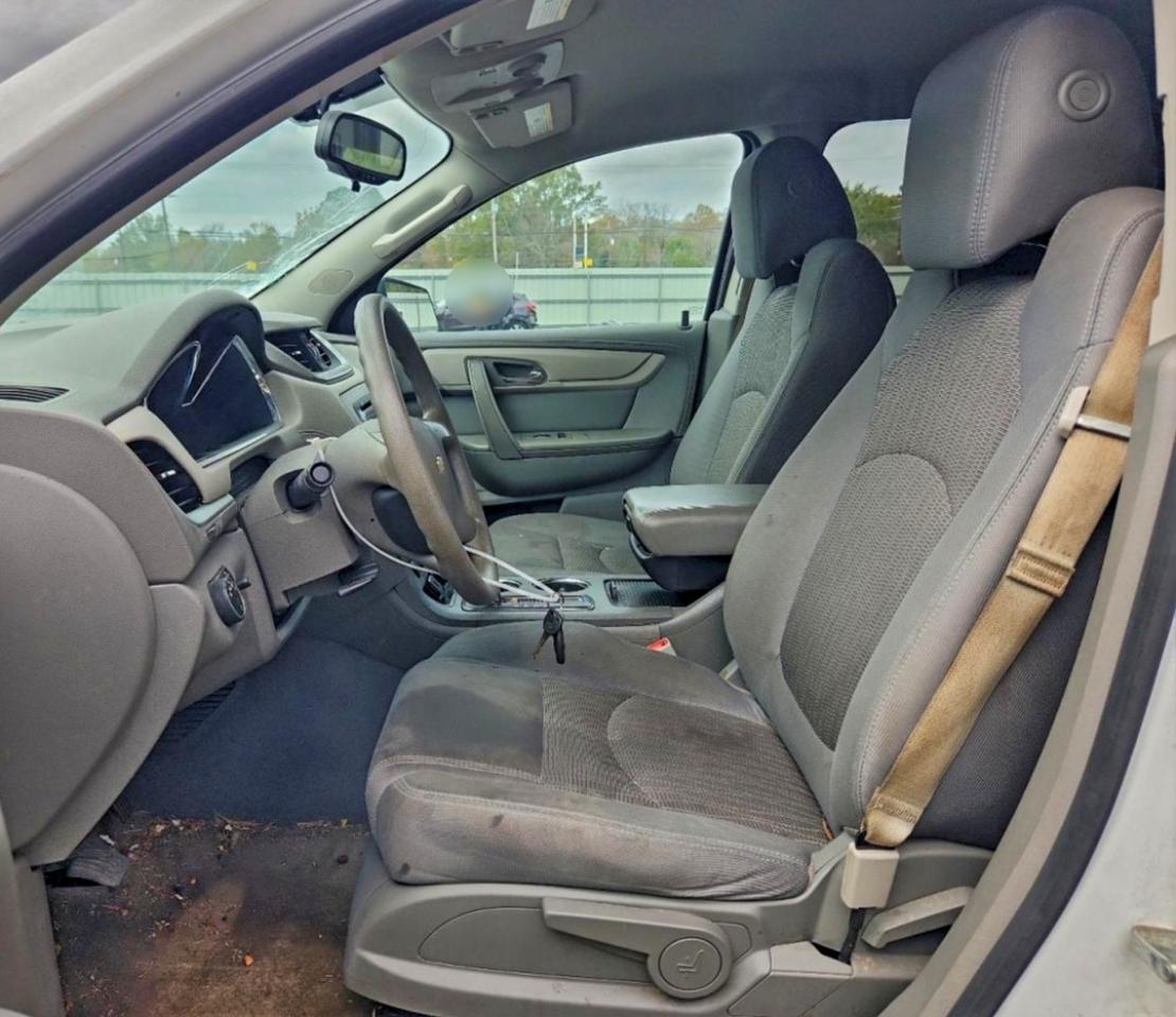 CHEVROLET TRAVERSE LS