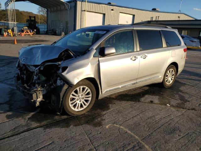 TOYOTA SIENNA XLE