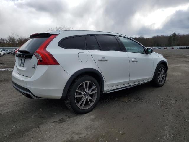 2015 VOLVO V60 CROSS YV4612HK8F1000451