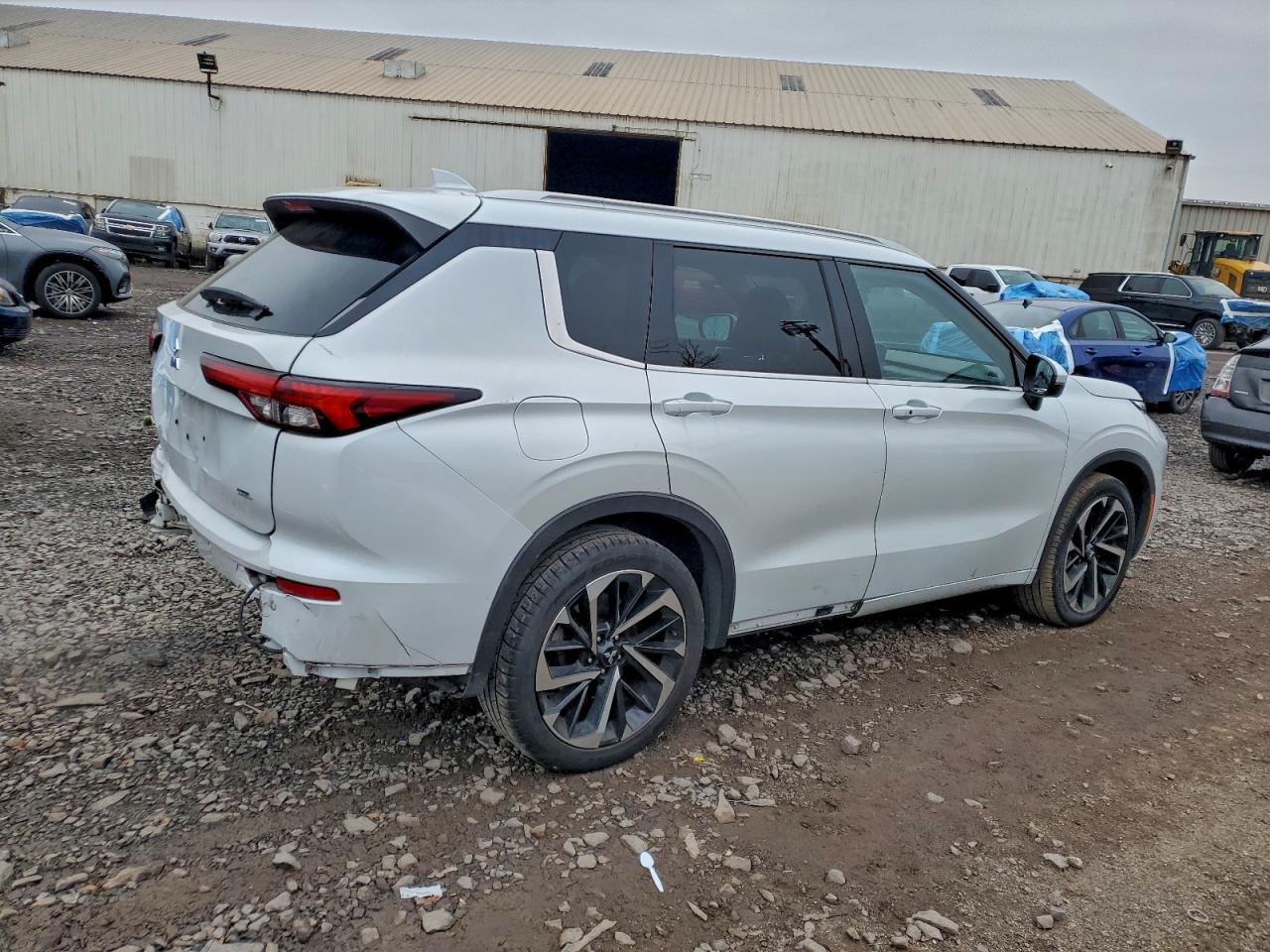 Lot #3301983460 2023 MITSUBISHI OUTLANDER