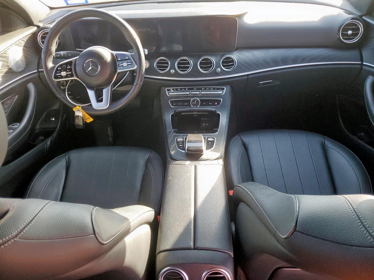 MERCEDES-BENZ E-CLASS 300