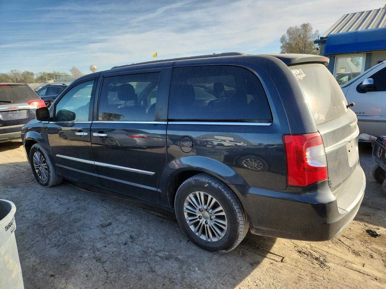 CHRYSLER TOWN & COUNTRY TOURING L