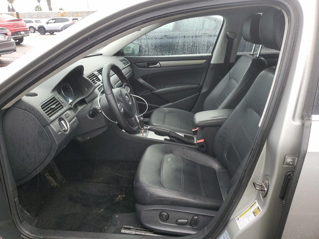 VOLKSWAGEN PASSAT SE