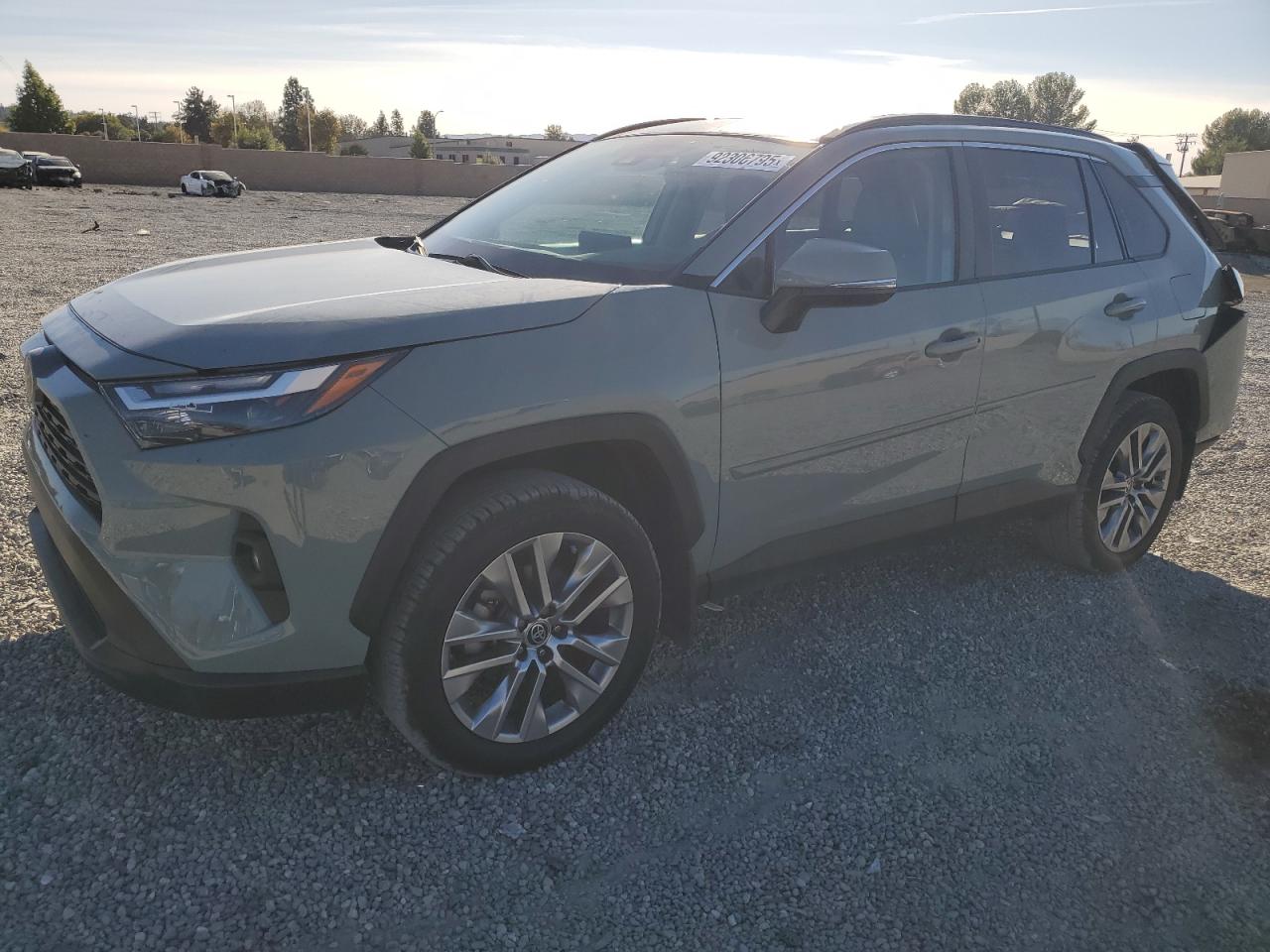 TOYOTA RAV4 XLE PREMIUM