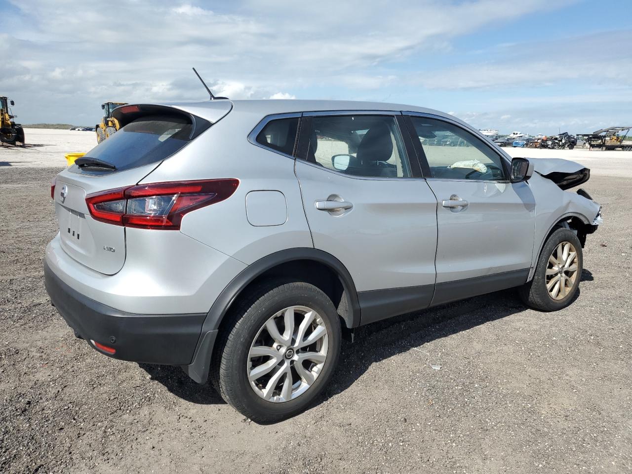 NISSAN ROGUE SPORT S