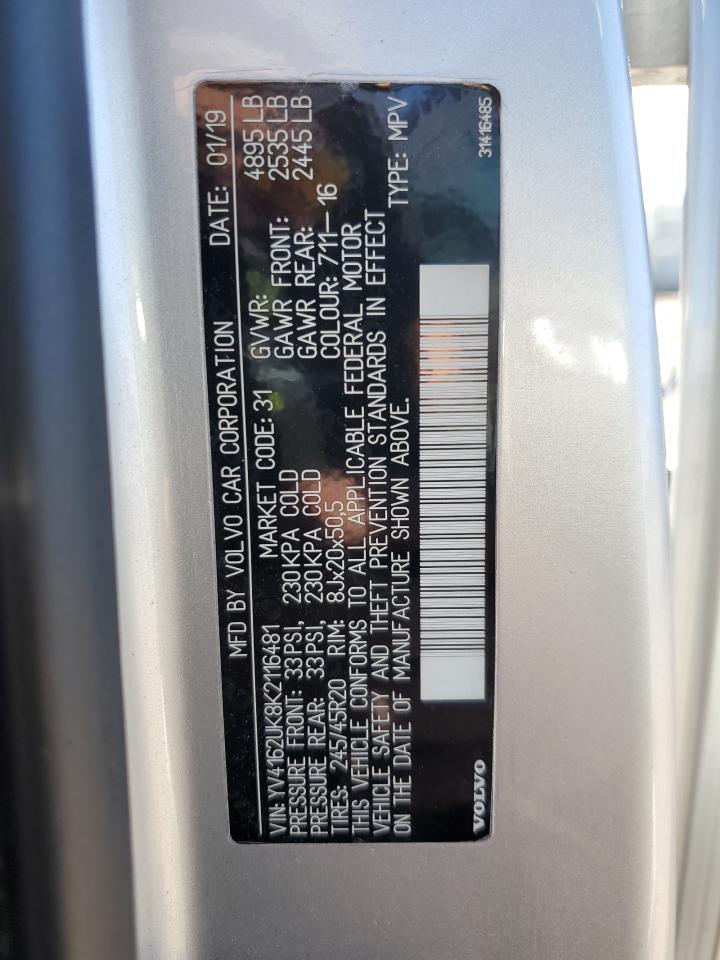 VOLVO XC40 T5 MOMENTUM