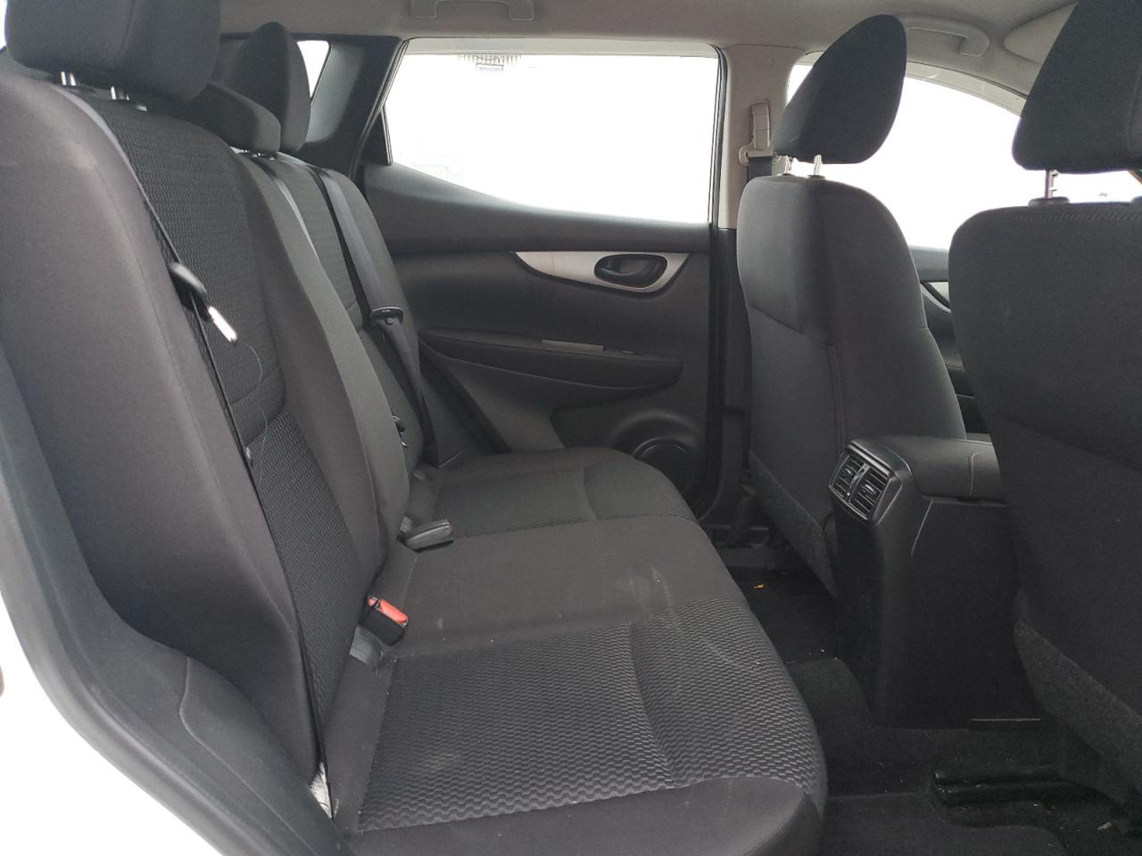 NISSAN ROGUE SPORT S