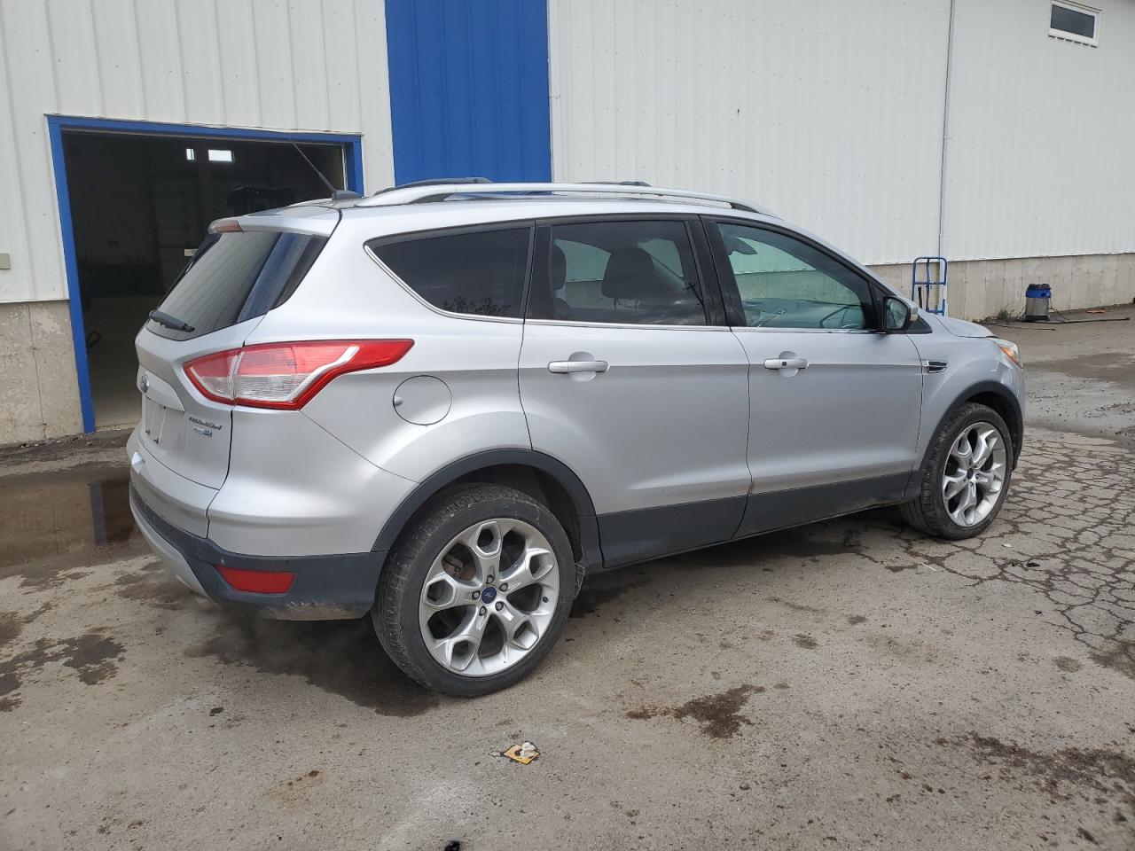 FORD ESCAPE TITANIUM