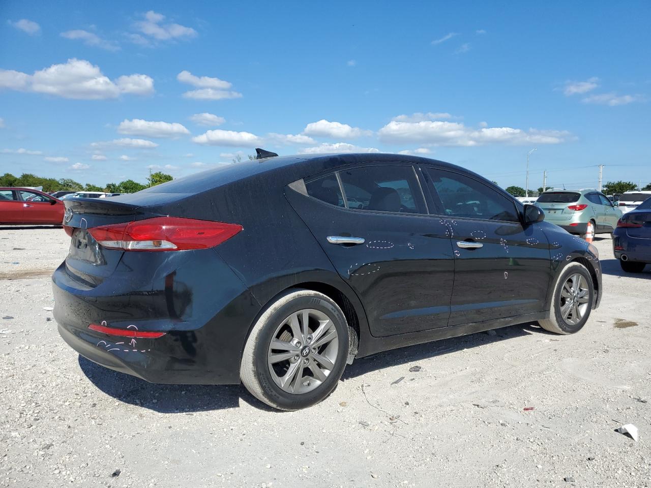 HYUNDAI ELANTRA SE