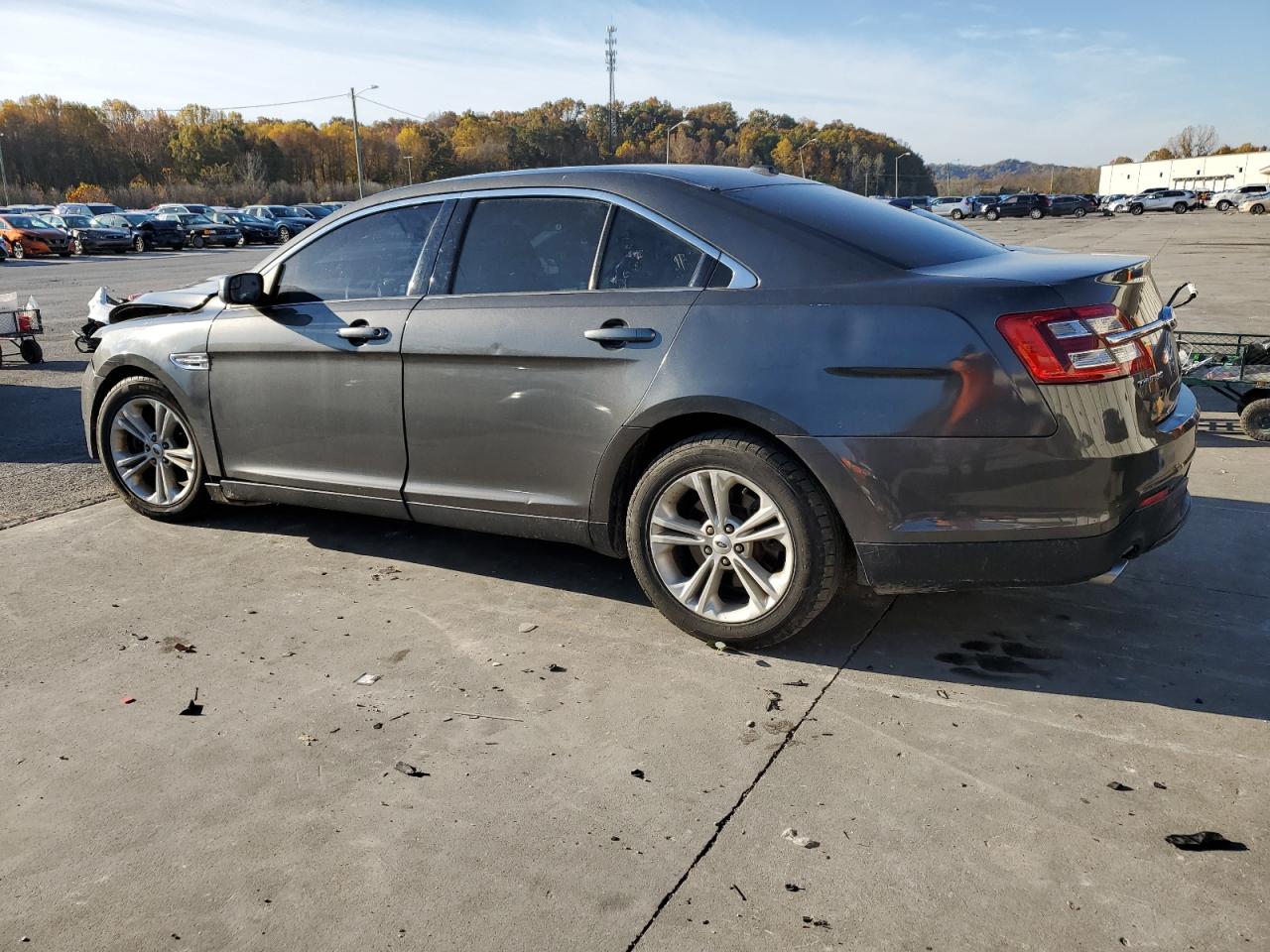 FORD TAURUS SE