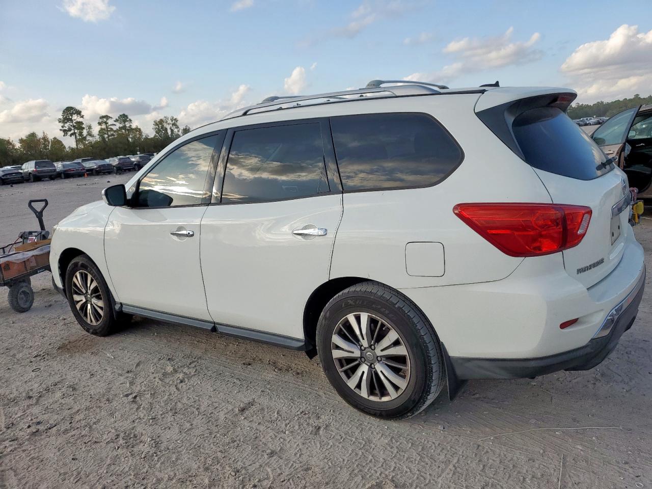 NISSAN PATHFINDER S