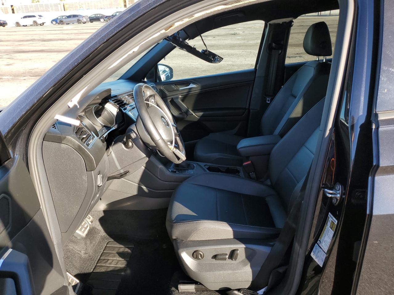 VOLKSWAGEN TIGUAN SE