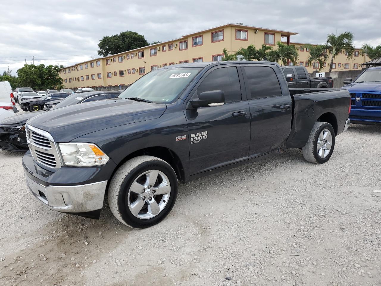 RAM 1500 SLT