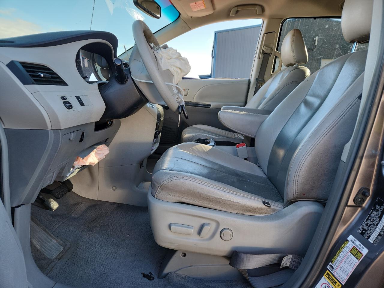 Lot #3312874211 2011 TOYOTA SIENNA LE