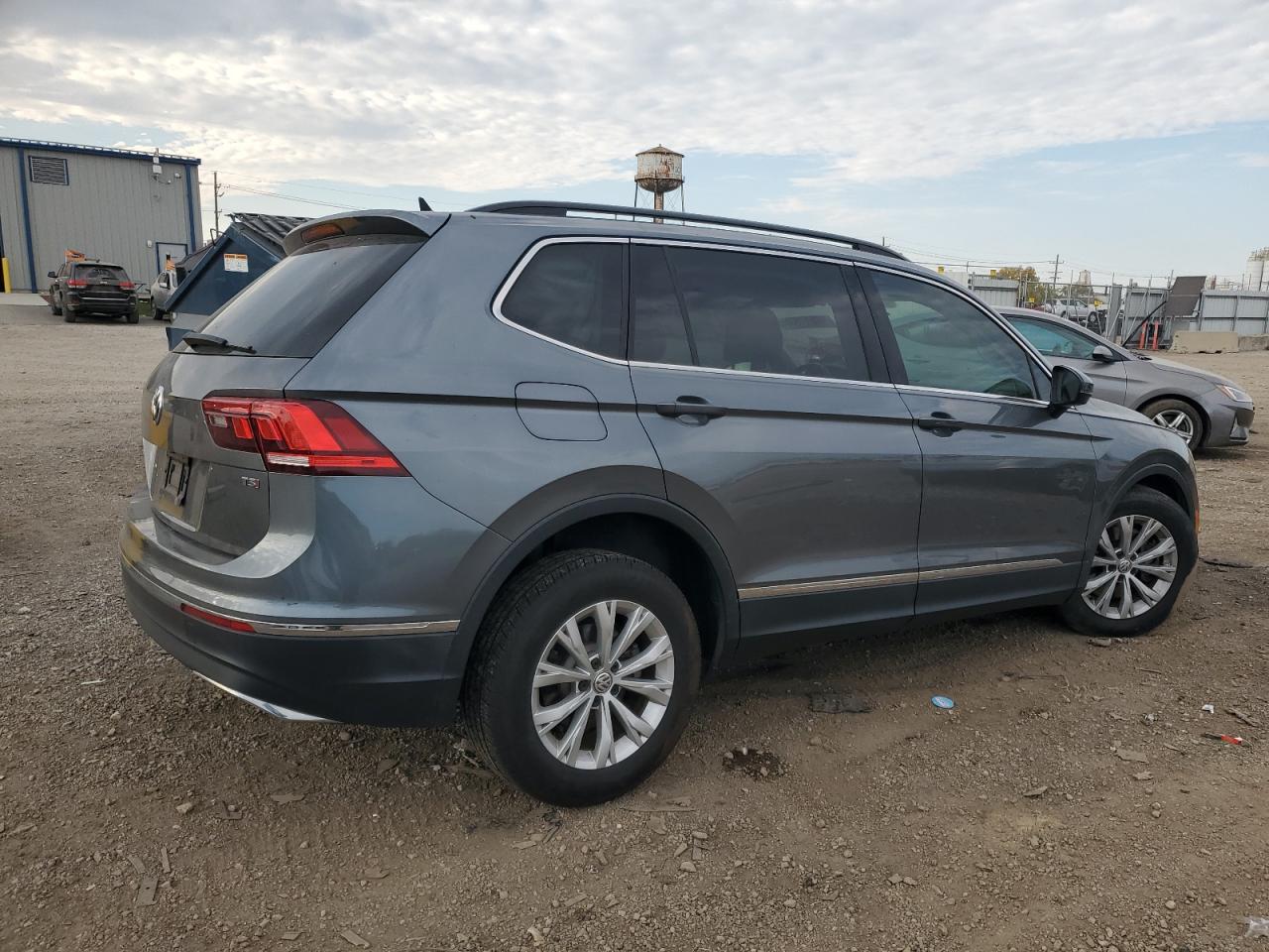 VOLKSWAGEN TIGUAN SE