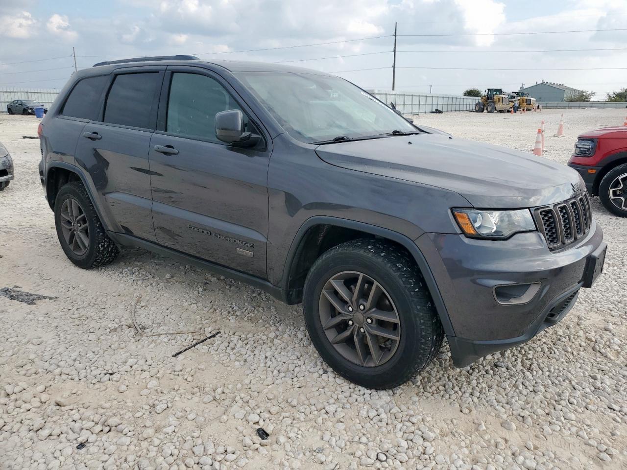 JEEP GRAND CHEROKEE LAREDO