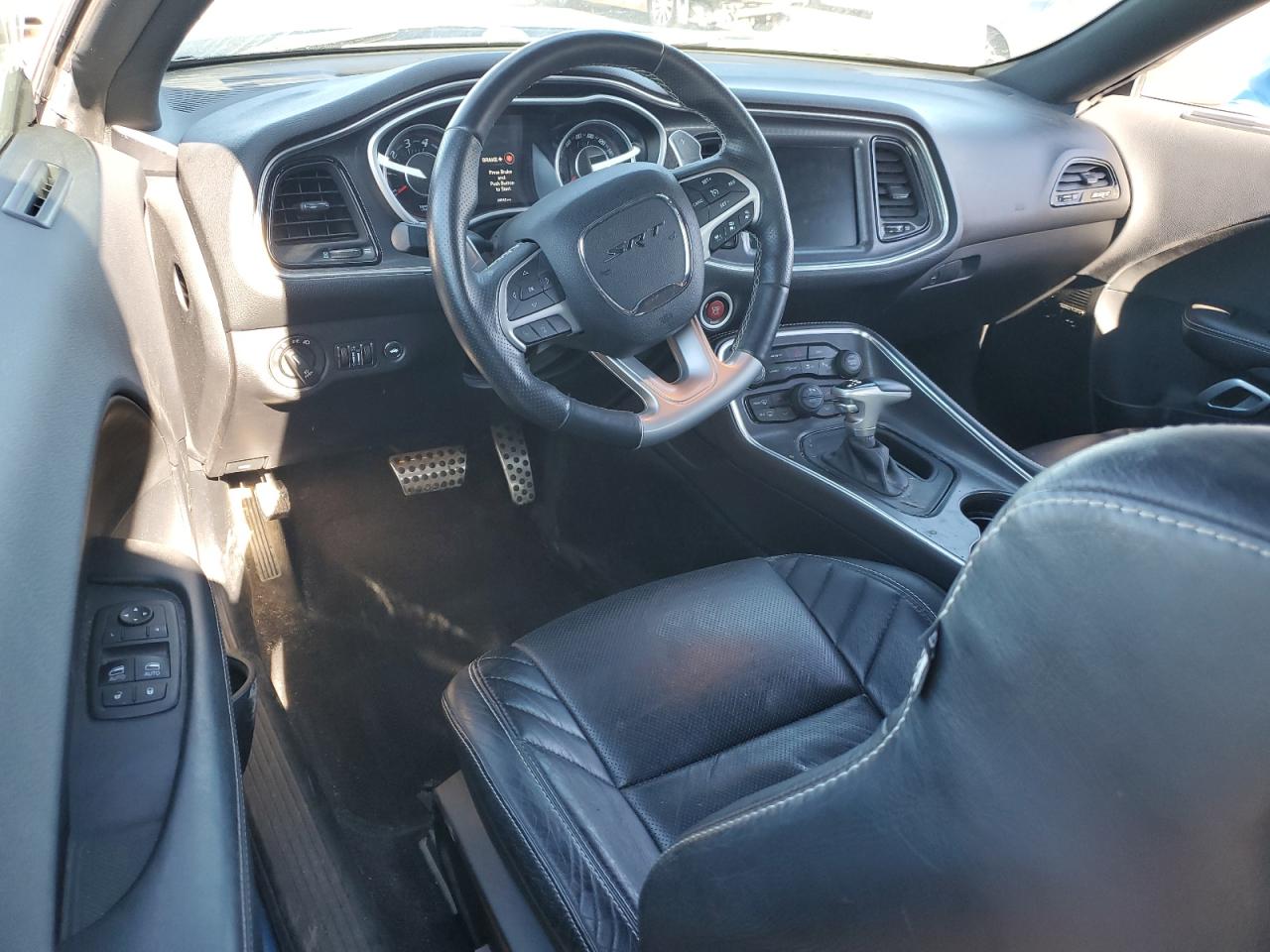 DODGE CHALLENGER SRT 392