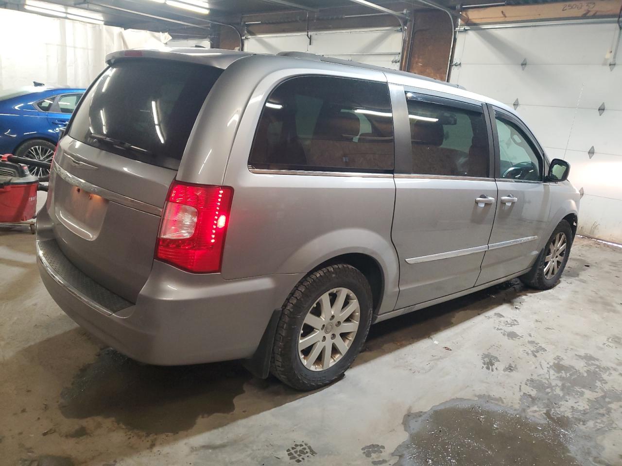 CHRYSLER TOWN & COUNTRY TOURING