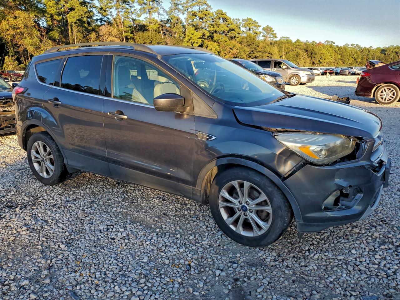 FORD ESCAPE SE