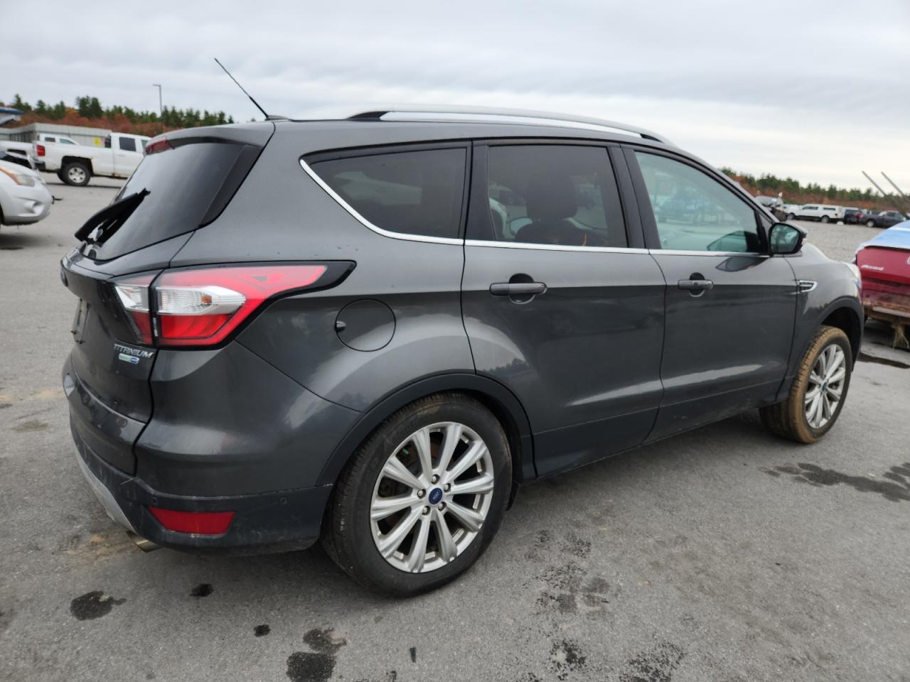 FORD ESCAPE TITANIUM