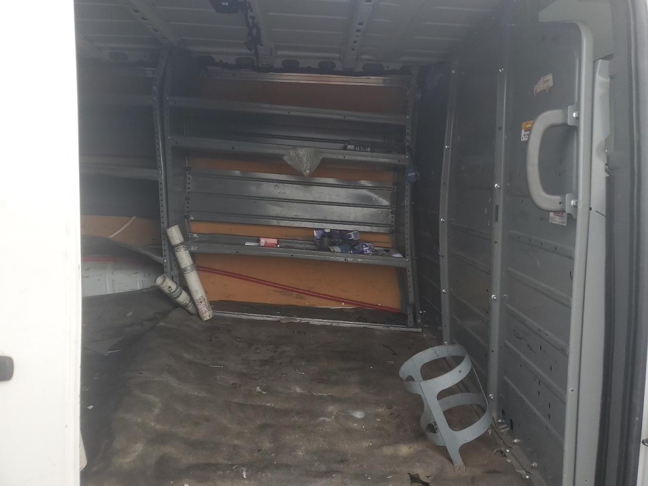 NISSAN NV2500 2500 S