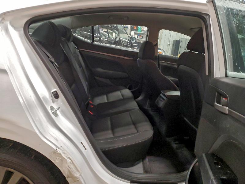 2018 HYUNDAI ELANTRA SE #3301705369