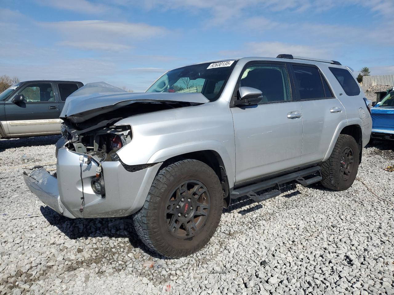 TOYOTA 4RUNNER SR5