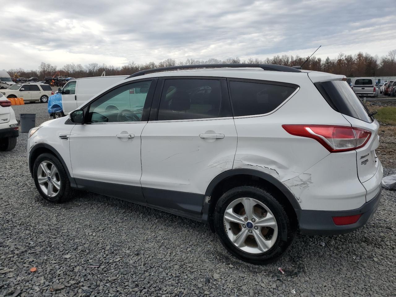 FORD ESCAPE SE