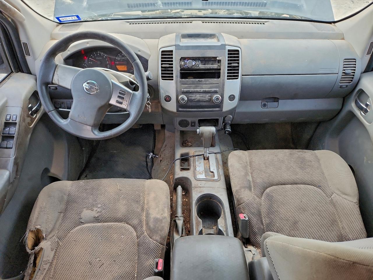 NISSAN FRONTIER CREW CAB SE