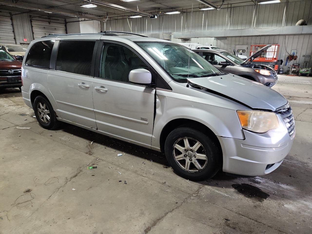 Lot #3302923089 2008 CHRYSLER TOWN & COU
