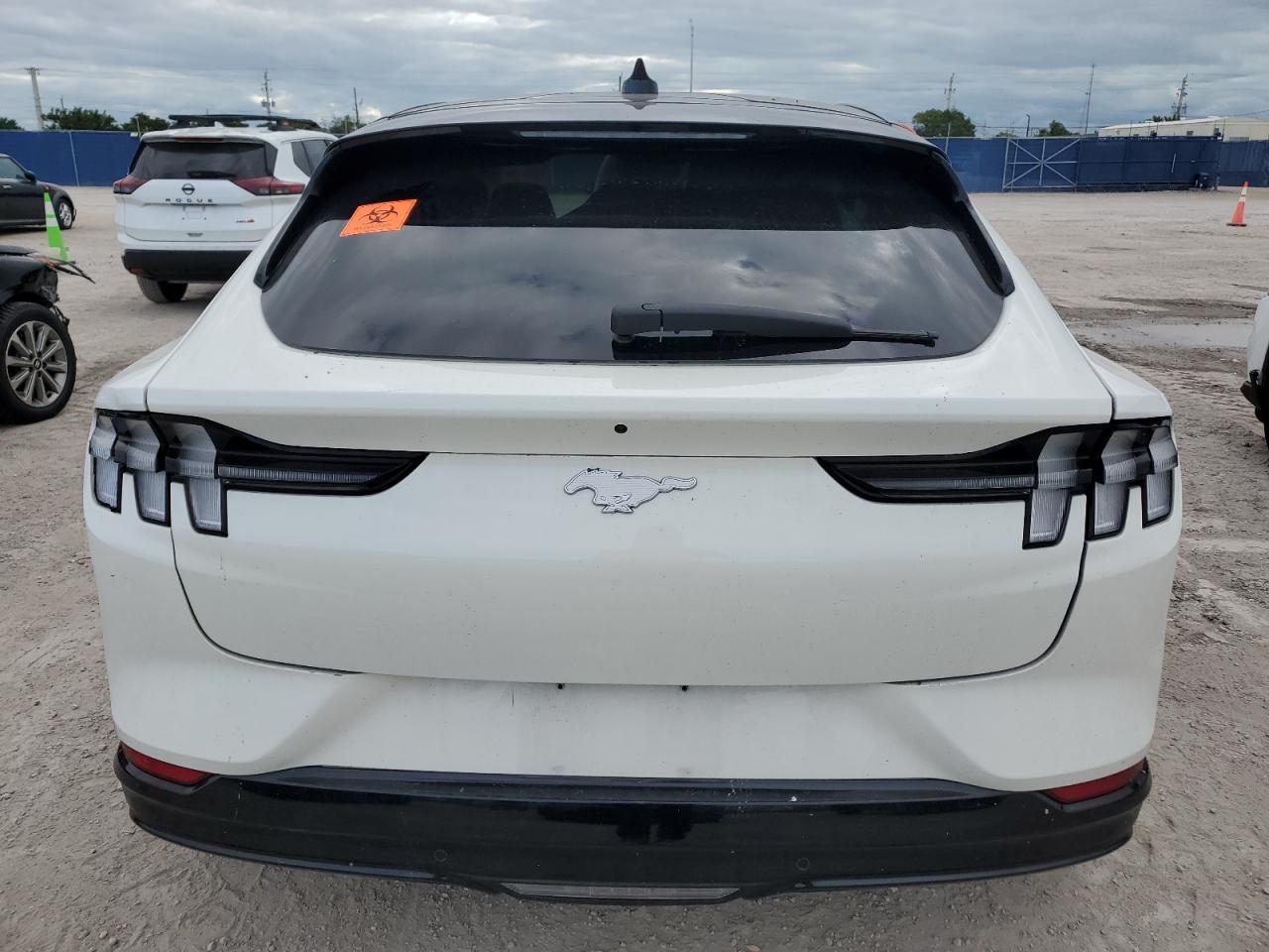 FORD MUSTANG PREMIUM