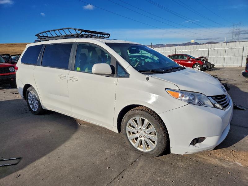 2011 TOYOTA SIENNA XLE #3302748005