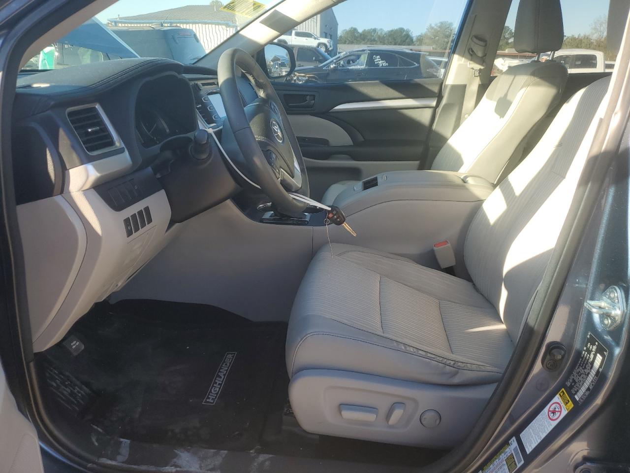 TOYOTA HIGHLANDER LE