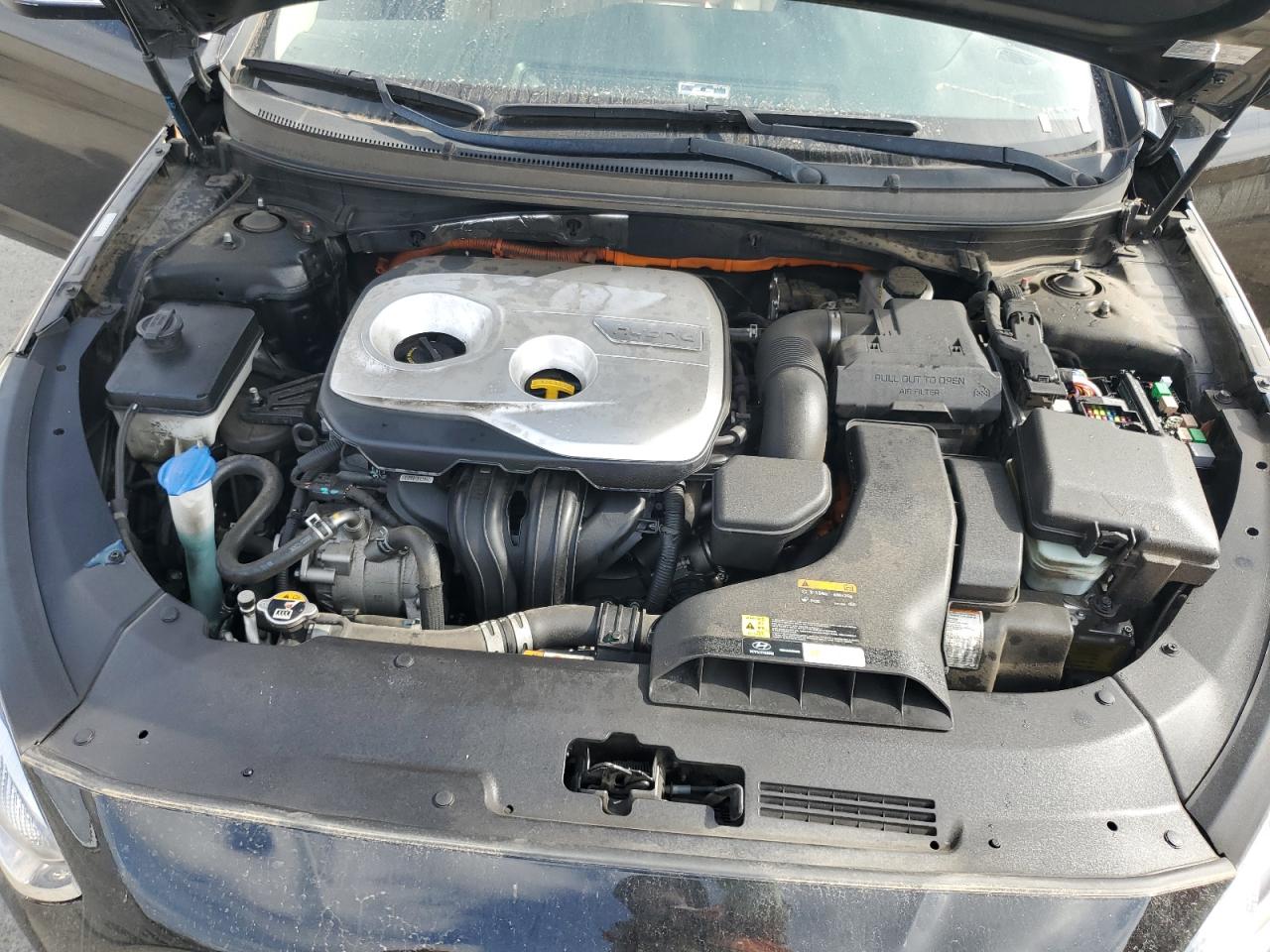 HYUNDAI SONATA HYBRID