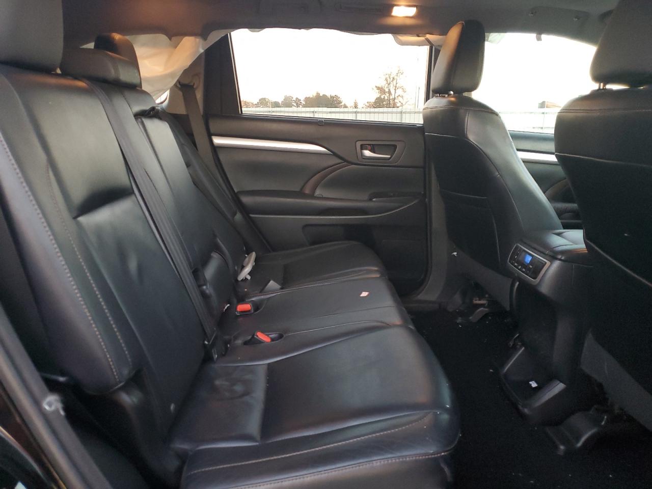 TOYOTA HIGHLANDER XLE