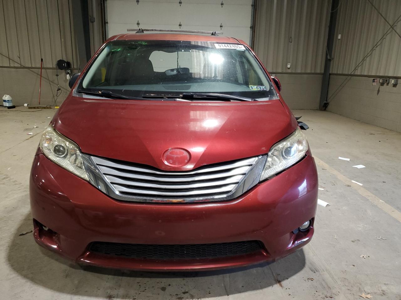 TOYOTA SIENNA XLE