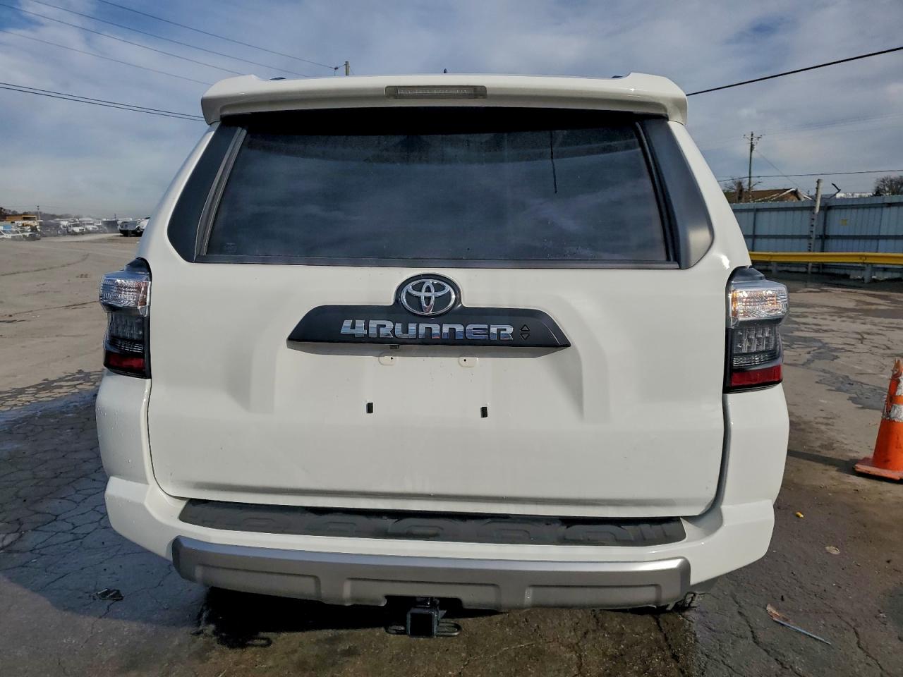 TOYOTA 4RUNNER SE