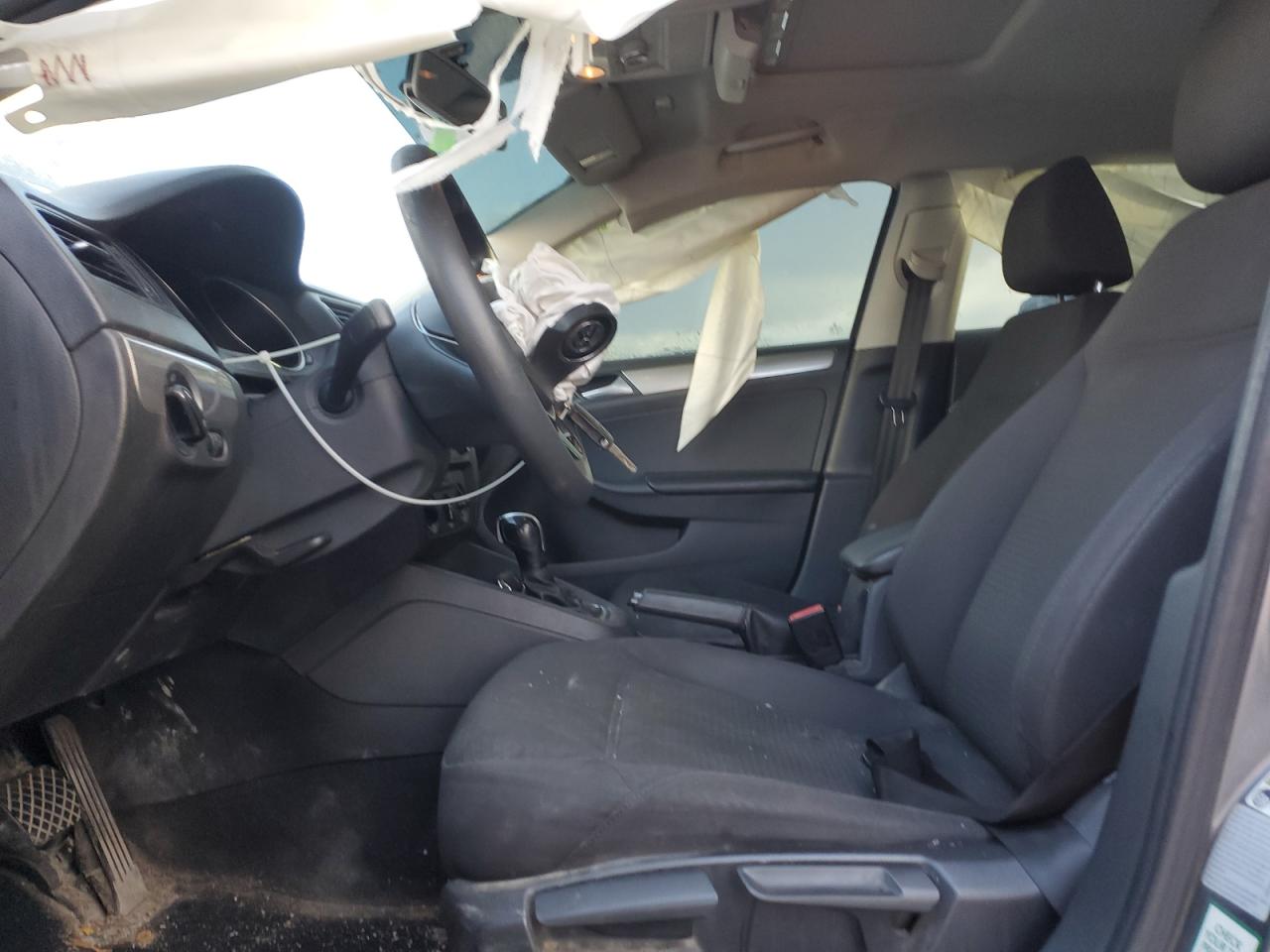 VOLKSWAGEN JETTA BASE