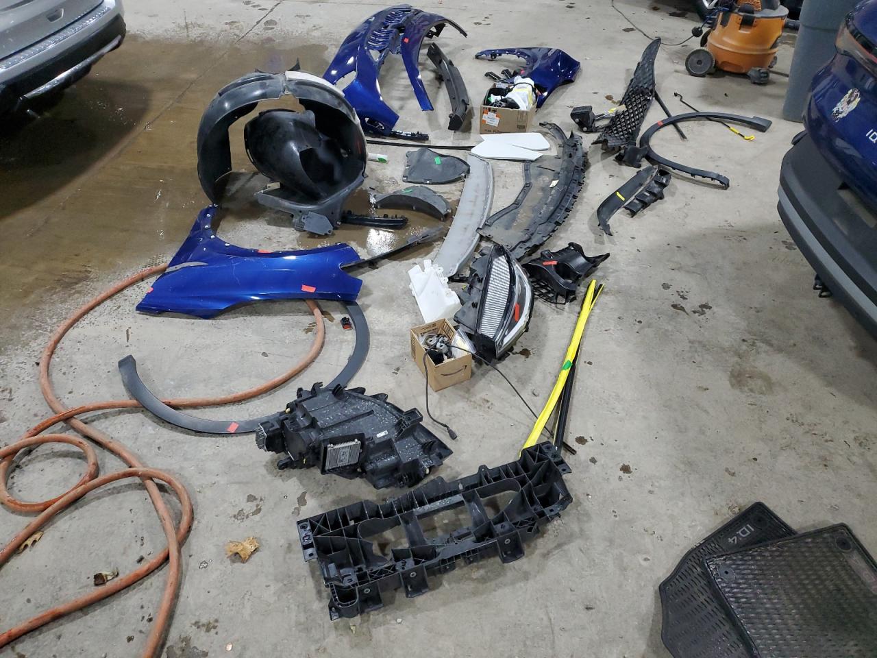 VOLKSWAGEN ID.4 FIRST EDITION