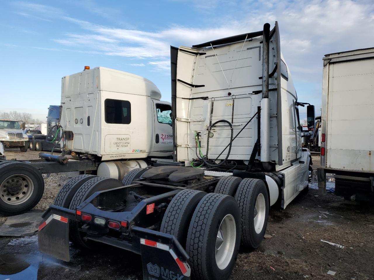 Lot #3290372770 2016 VOLVO VNL