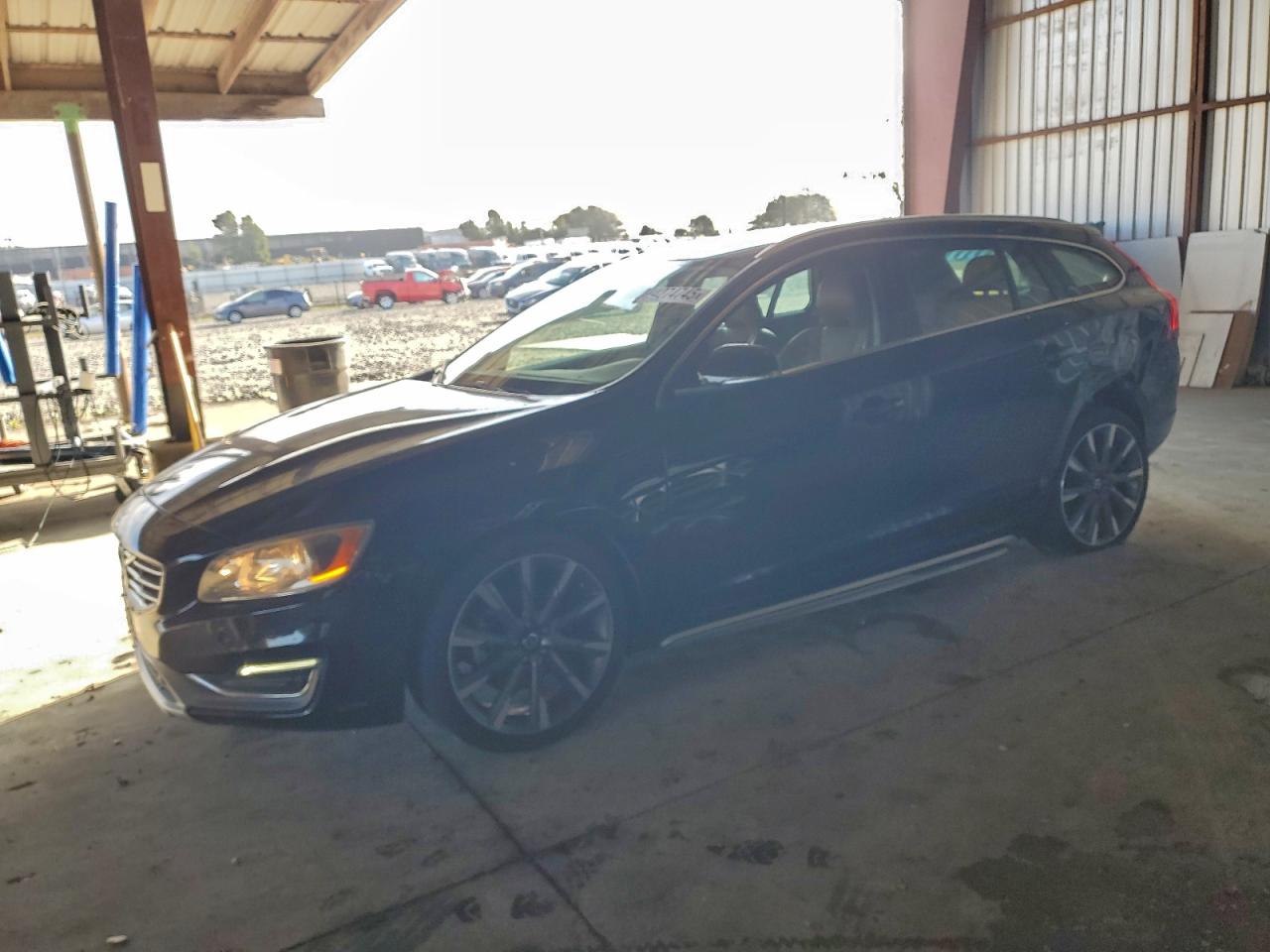 VOLVO V60 PREMIER