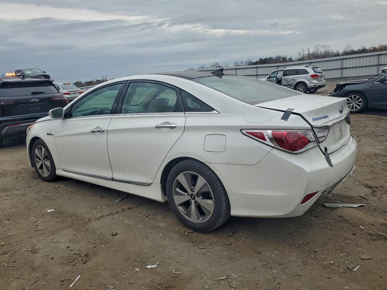 HYUNDAI SONATA HYBRID