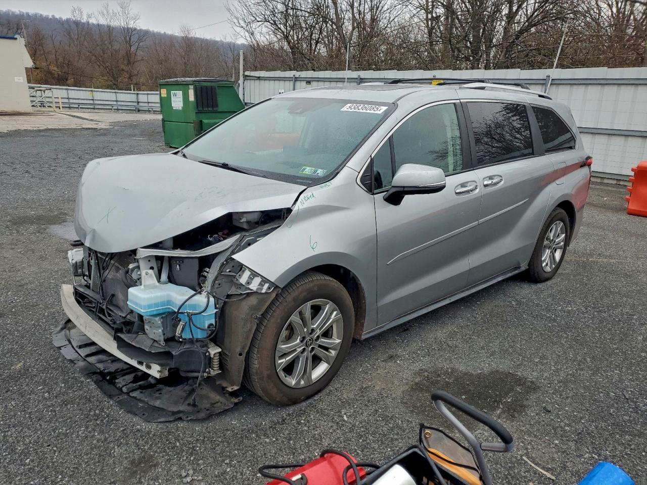 TOYOTA SIENNA LIMITED