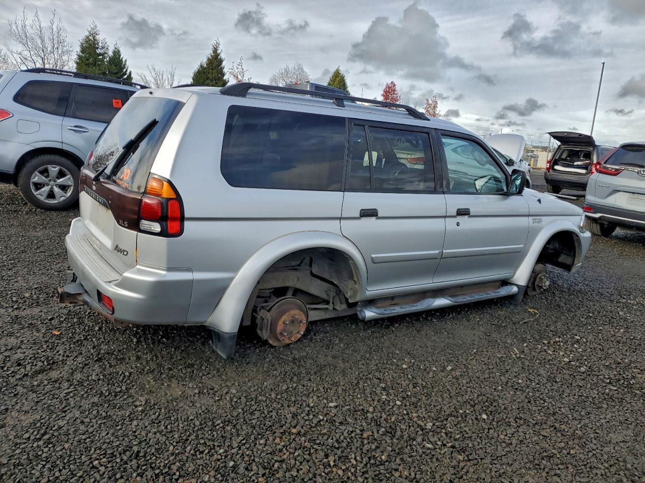 Lot #3302704004 2003 MITSUBISHI MONTERO SP