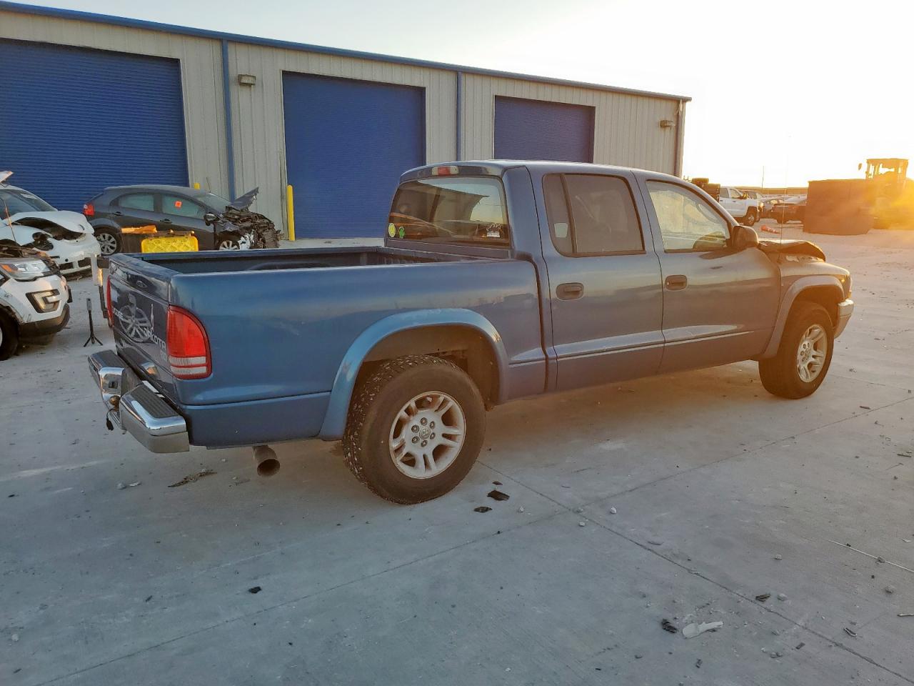 Lot #3305681774 2003 DODGE DAKOTA QUA