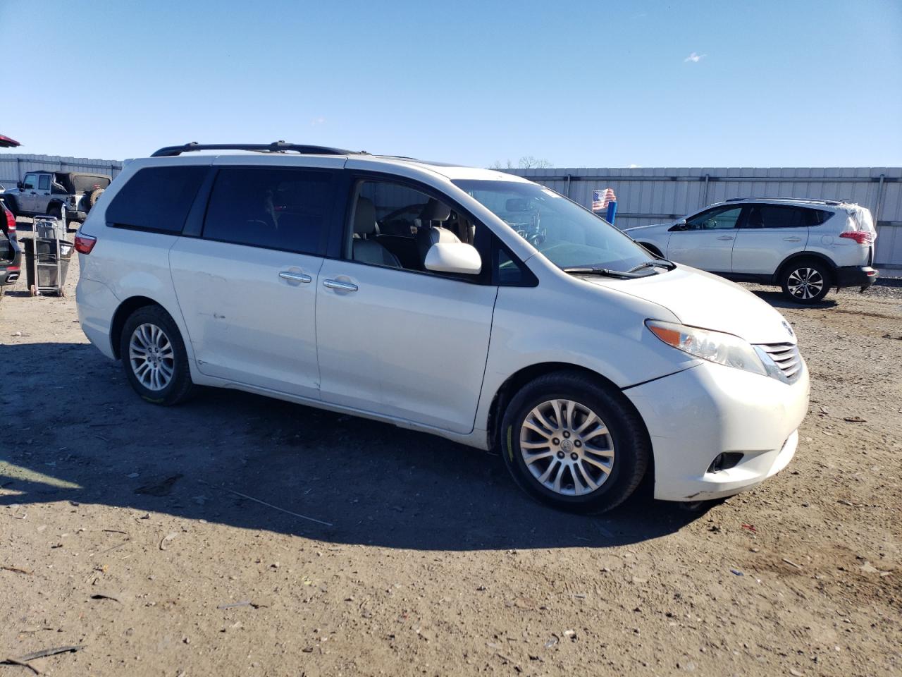 TOYOTA SIENNA XLE