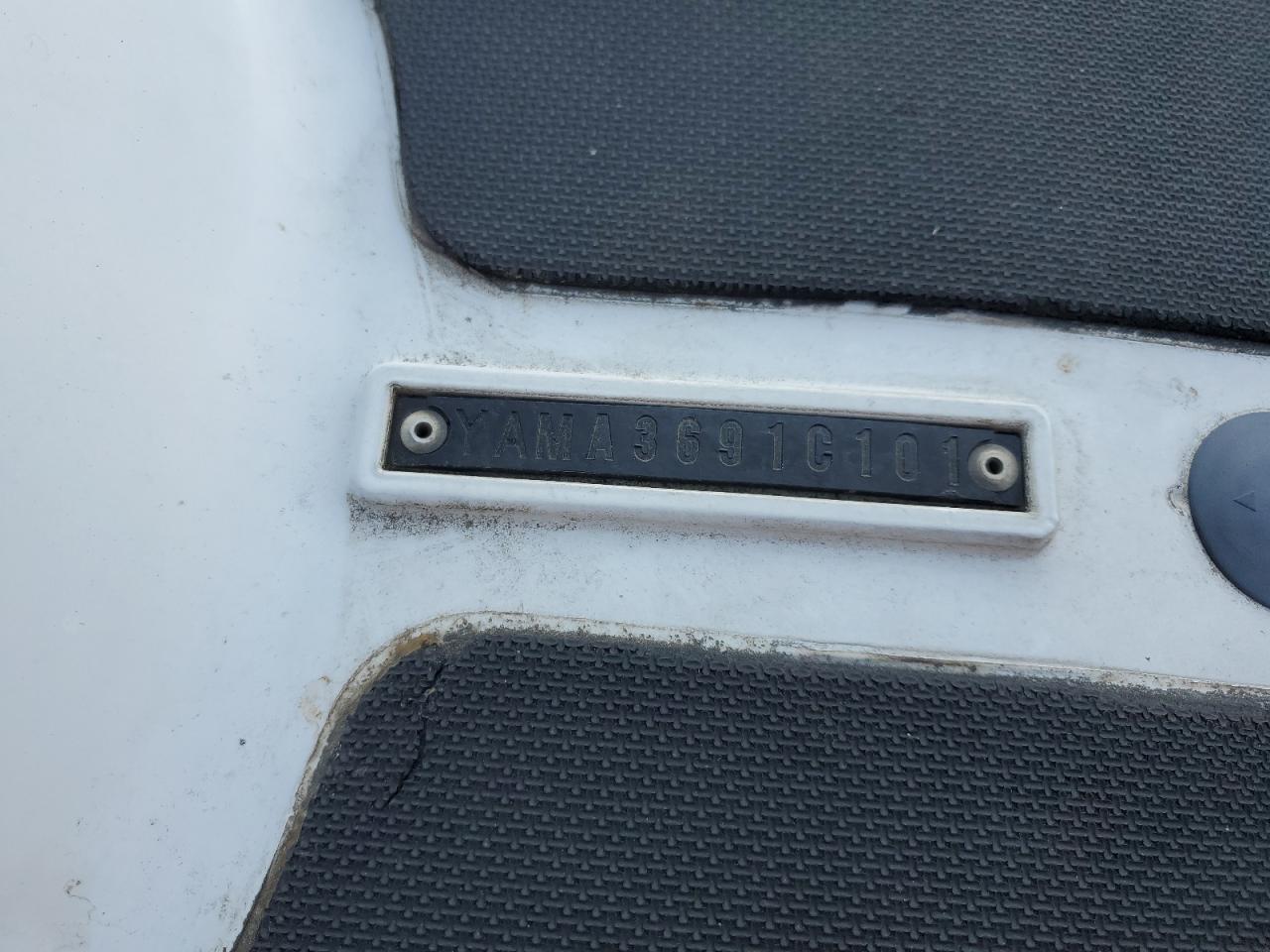 Lot #3302706046 2001 YAMAHA WAVERUNNER