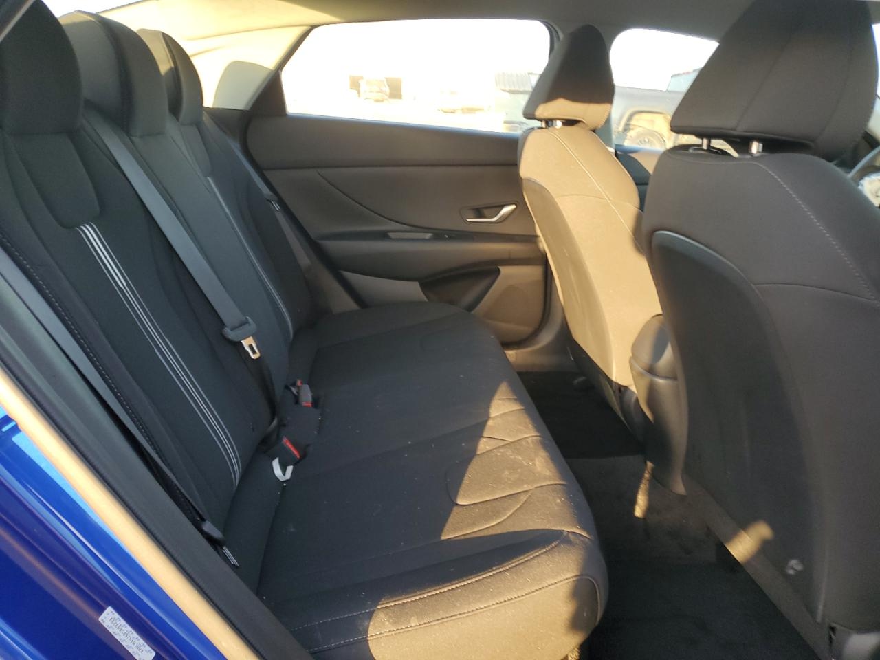 HYUNDAI ELANTRA BLUE